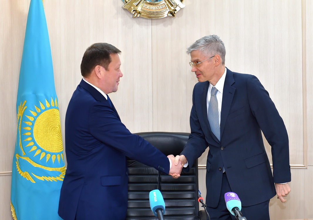 Soltústik Qazaqstan ákimi AQSh elshisiniń orynbasarymen kezdesti