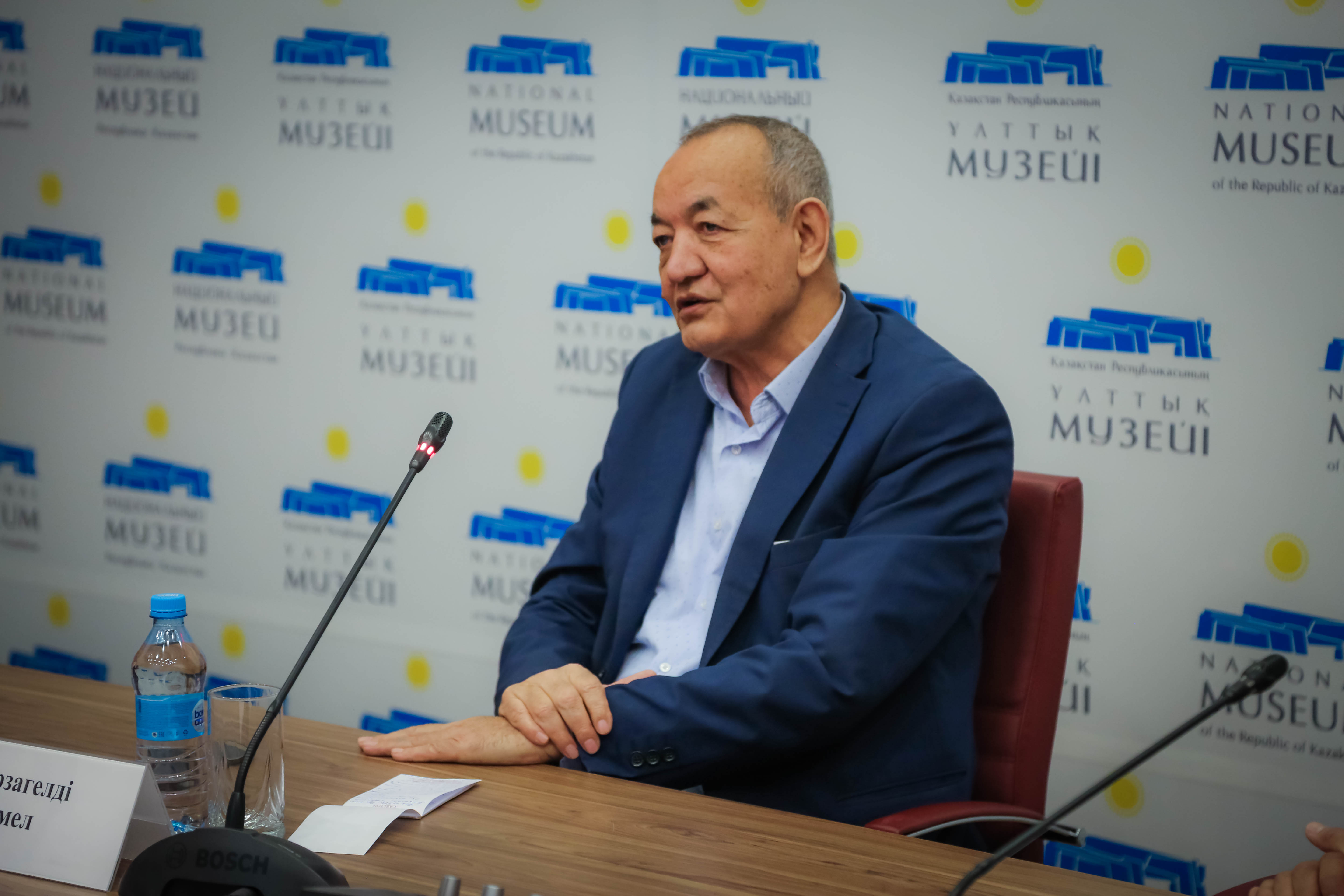 Ulttyq mýzeıde jazýshy Myrzageldi Kemelmen kezdesý ótti
