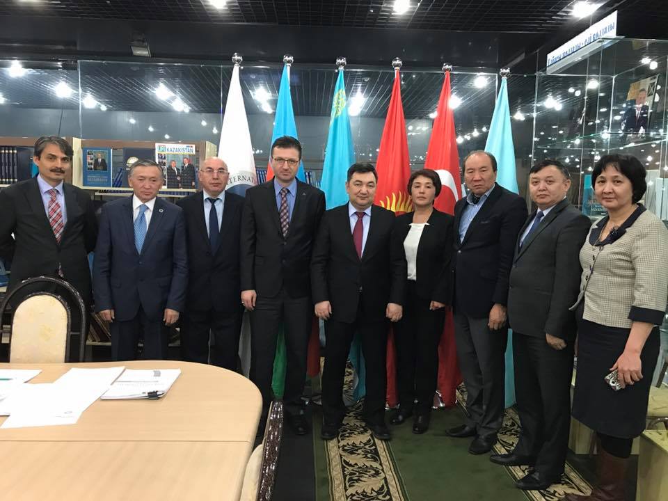 Halyqaralyq Túrki akademııasy daıarlaǵan tarıh oqýlyǵy Túrkııa mektepterinde oqytylady 