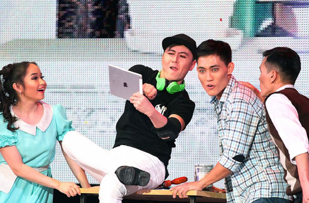 «Naz» bı teatry «U-Sana» bı spektaklin usyndy