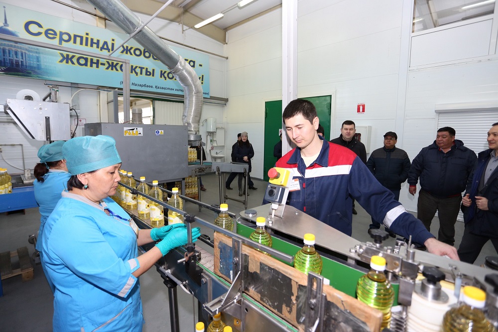 Poıma aýylyndaǵy maı zaýytynyń ekinshi tynysy ashyldy