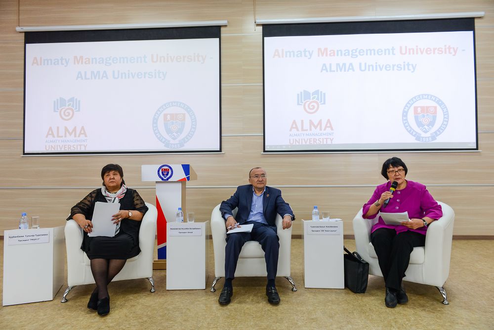 Temekiniń zııanyn bile tura, bas tartpaıdy