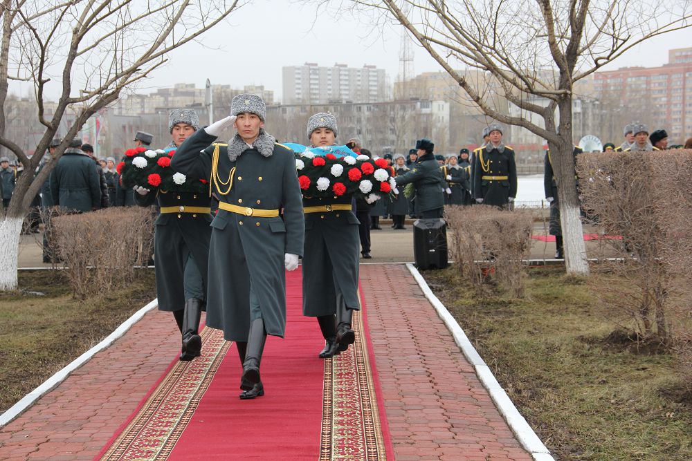 Elordada Erlik kúnine arnalǵan eske alý is-sharasy ótti