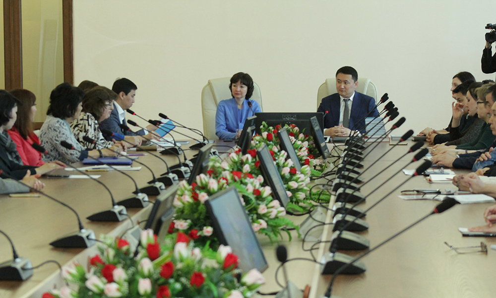 О́skemende «Rýhanı jańǵyrý» baǵdarlamasy aıasynda 14 monografııa jaryq kórdi