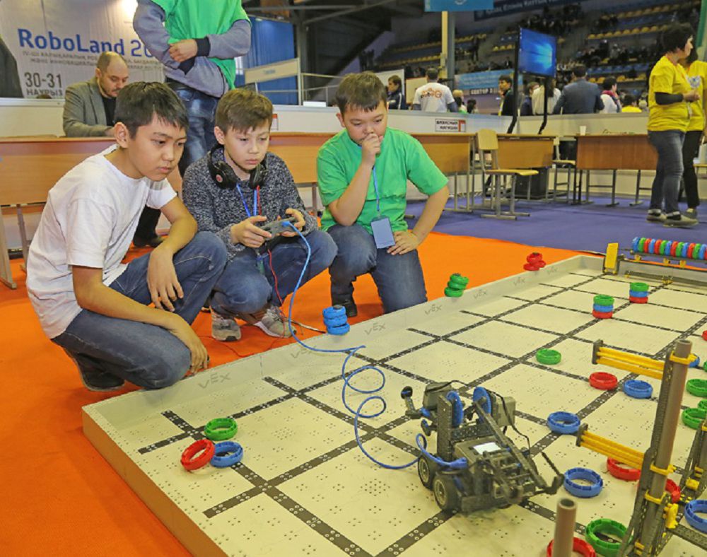 Qaraǵandyda halyqaralyq «Roboland-2018» festıvali aıaqtaldy