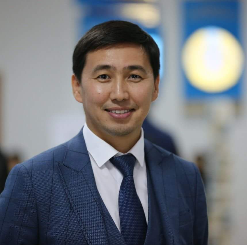 «Dıdar» gazetiniń tilshisine sógis bergen basshy jumysynan bosatyldy