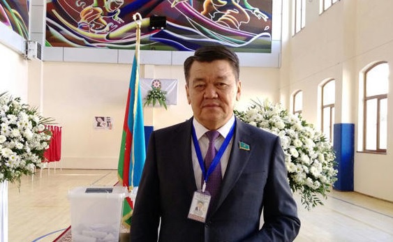 Qazaqstan senatorlary Ázerbaıjan Prezıdentin saılaýǵa qatysyp jatyr