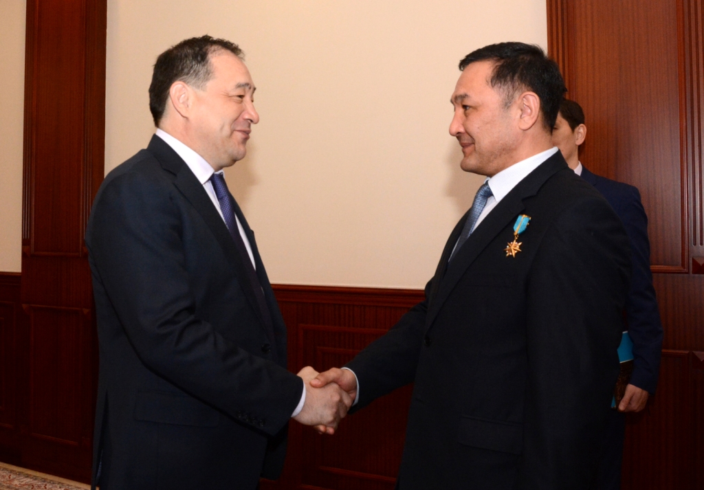 Ǵaryshker Aıdyn Aıymbetov Mańǵystaýǵa keldi