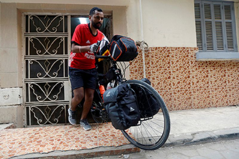 Jahandyq jarystar. Mysyrlyq fýtbol jankúıeri álem chempıonatyna velosıpedpen barady
