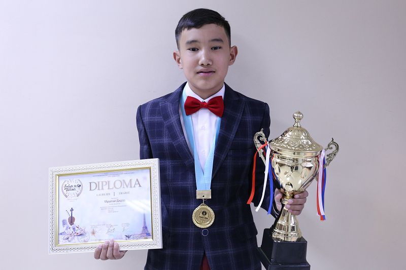 Dıdar da Parıjde án saldy