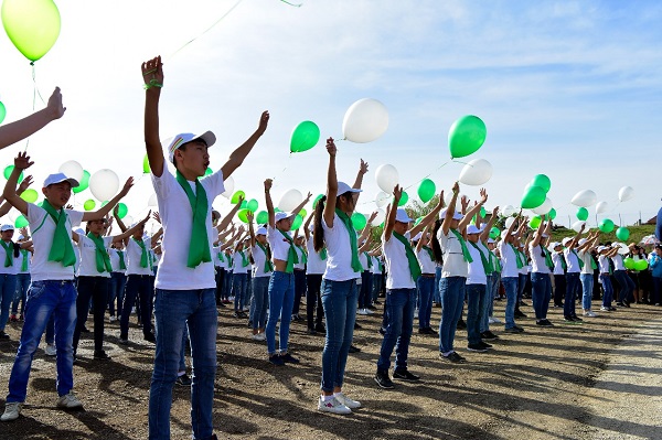 Shymkentte 80 myń jemis aǵashy otyrǵyzyldy