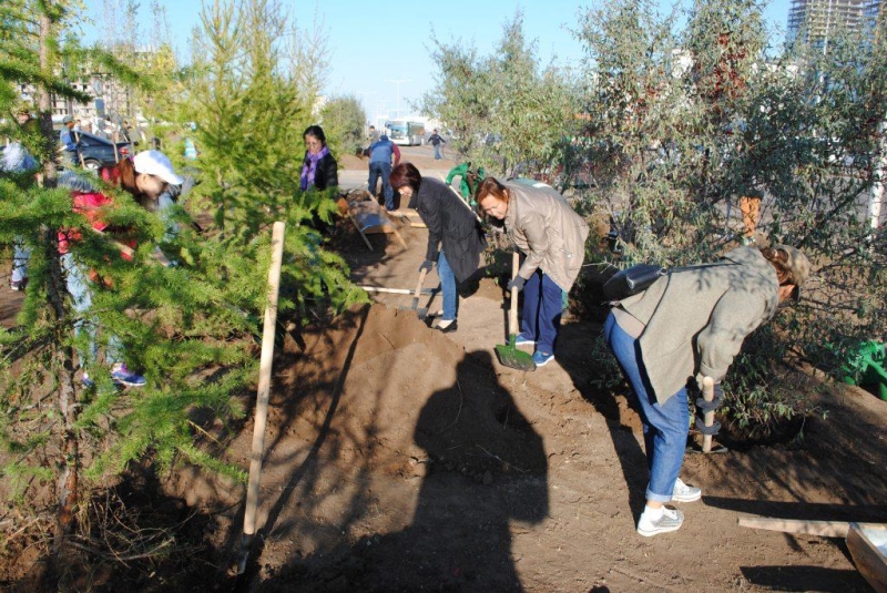 Astana ákimi turǵyndardy senbilikke shaqyrdy