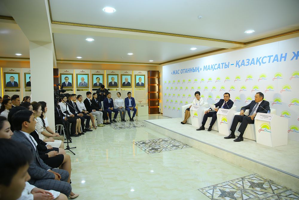 Máýlen Áshimbaev Taraz tynysymen tanysty