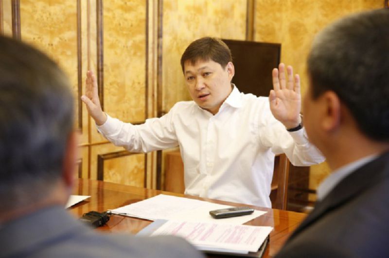 Qyrǵyzstan úkimeti otstavkaǵa ketti