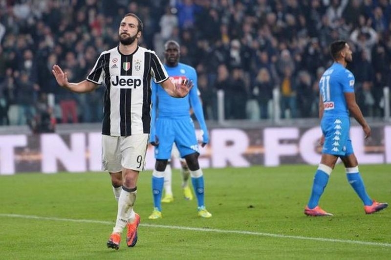 «Iýve» álde «Napolı»?