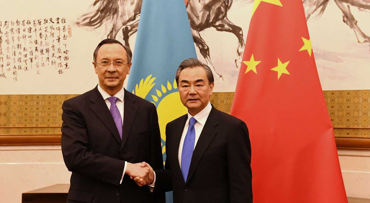 Qazaqstan men Qytaı syrtqy ister mınıstrleri eki jaqty kelissózder ótkizdi