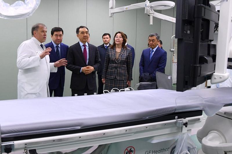 Baqytjan Saǵyntaev «Qazaqmys korporasııasy» JShS medısınalyq ortalyǵynda boldy