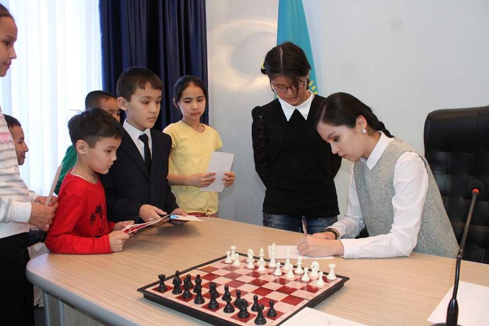 Dınara Sádýaqasova shahmattan sheberlik sabaǵyn ótkizdi