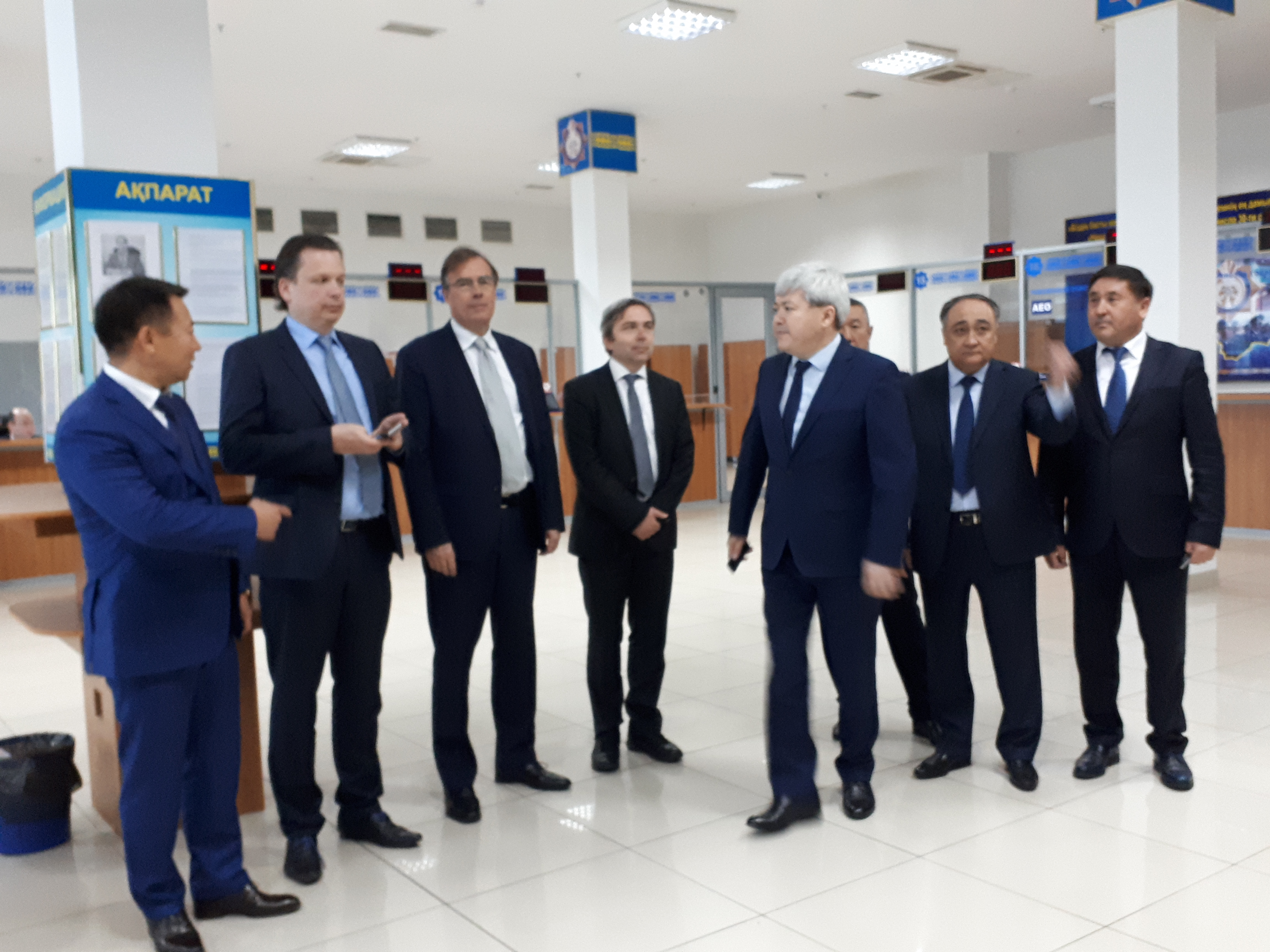 Almatyda sheteldik sarapshylar  «Astana-1» júıesiniń jumysymen tanysty