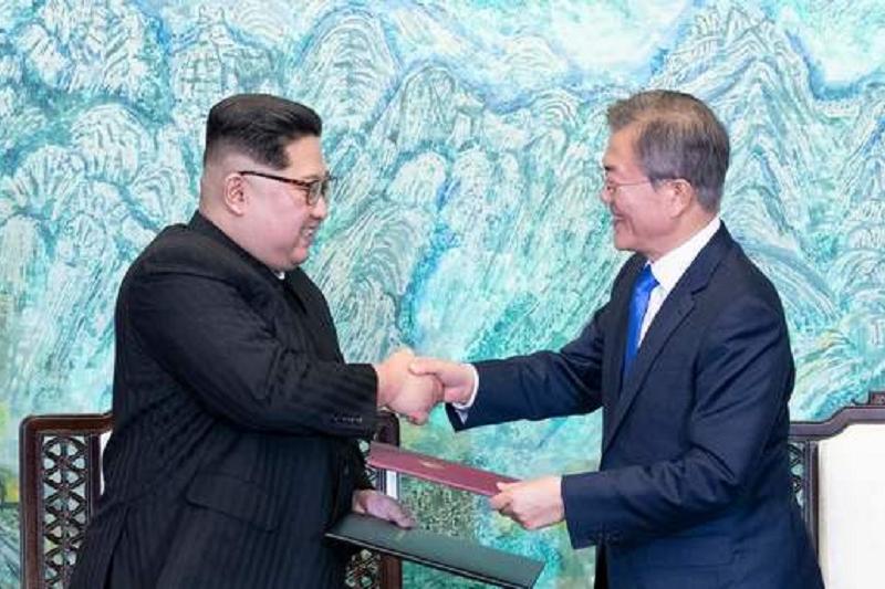 Ońtústik jáne Soltústik Koreıa basshylary beıbitshilik týraly deklarasııaǵa qol qoıdy