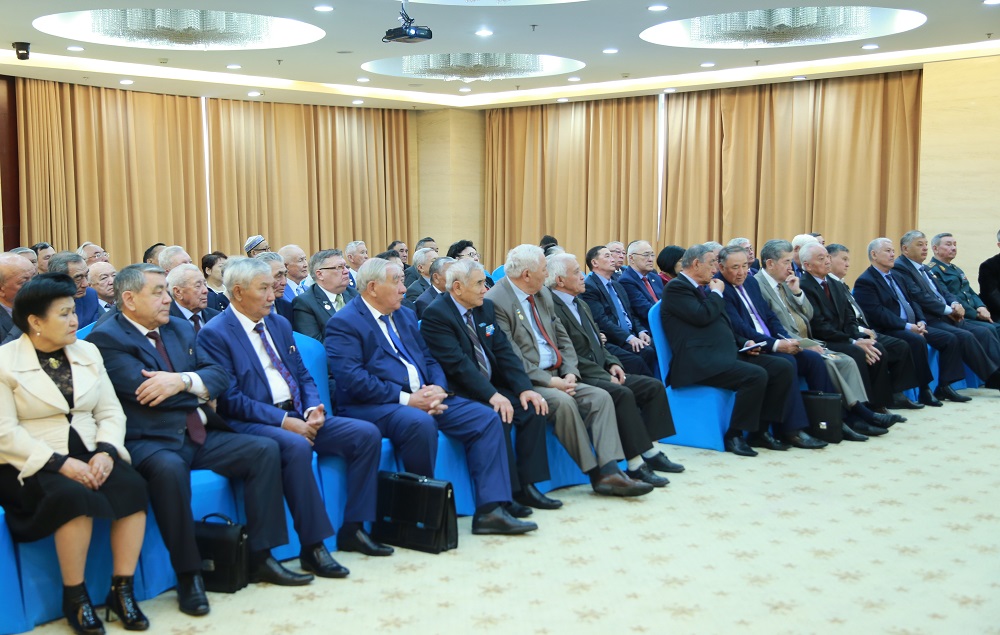 Ardagerler Elbasy Úndeýin belsene nasıhattaýda