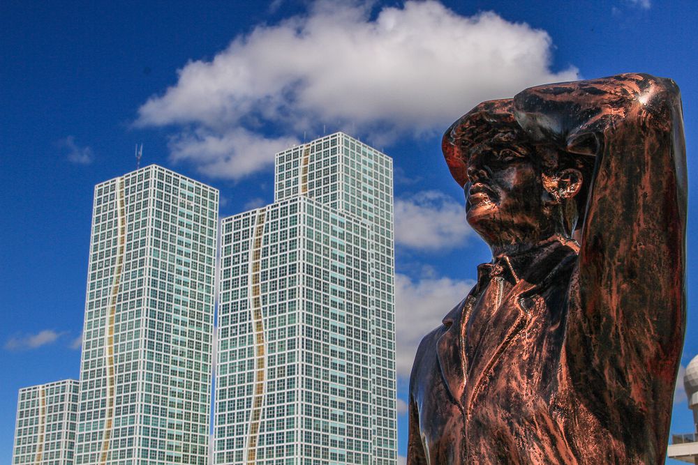 Qaryshtaı ber, Qazaqstan!