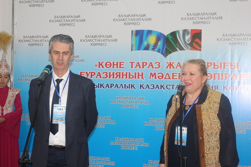 Tarazda Qazaqstan-Italııa sheberleriniń kórmesi ótti