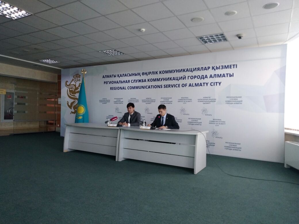 Almaty mektepteri ınternetpen jáne kompıýterlik tehnıkamen túgel qamtylady