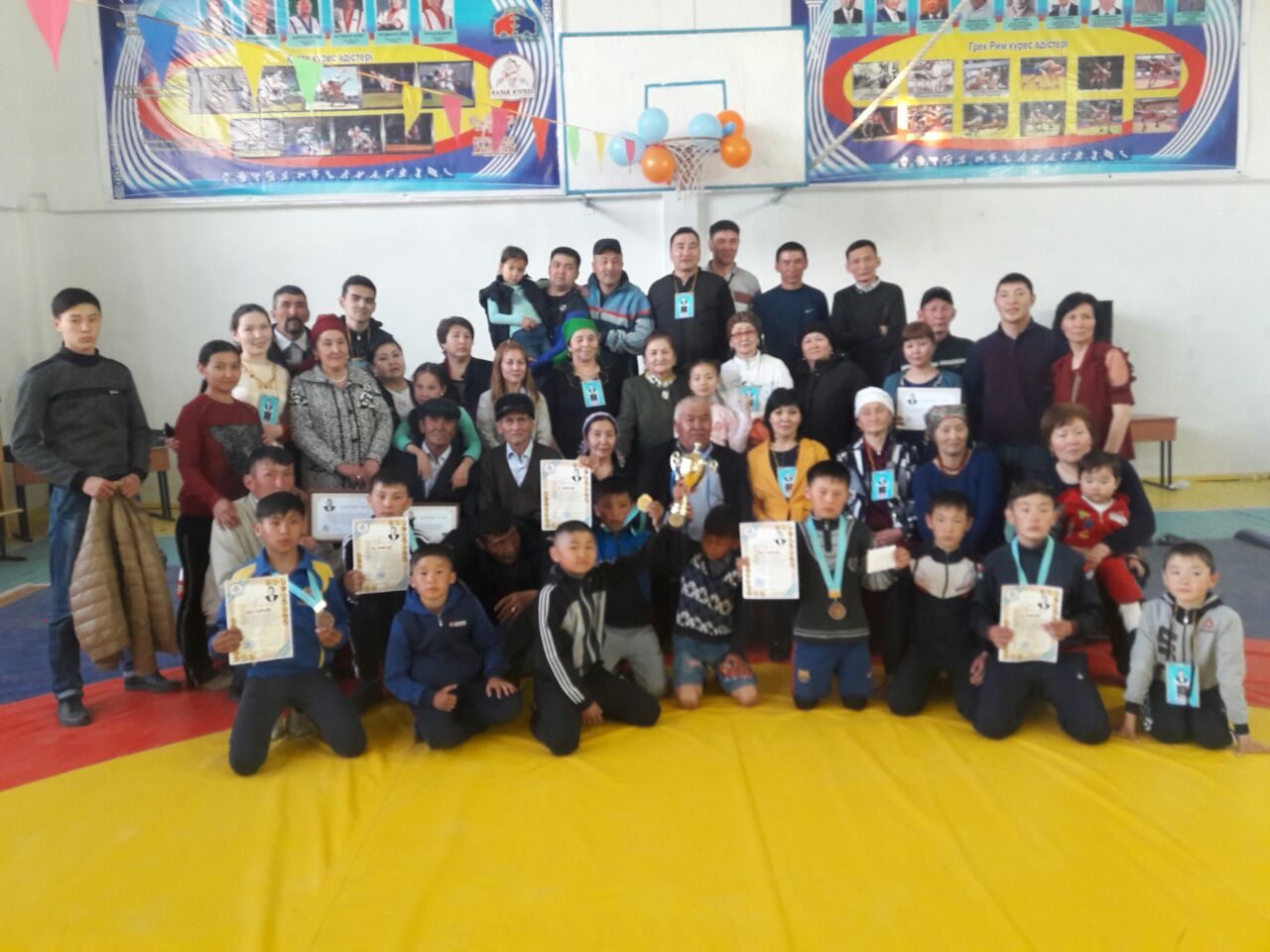 Aıagózde jasóspirimder arasynda qazaqsha kúresten týrnır ótti
