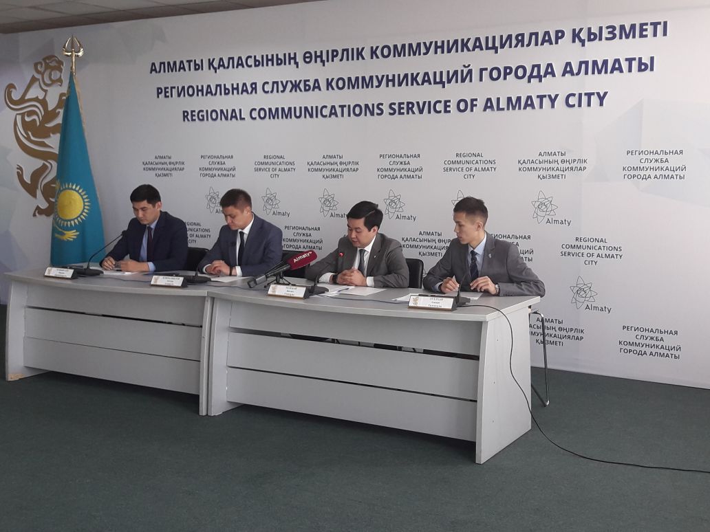 Almatyda árbir jetinshi adam  jeke bızneste jumys isteıdi
