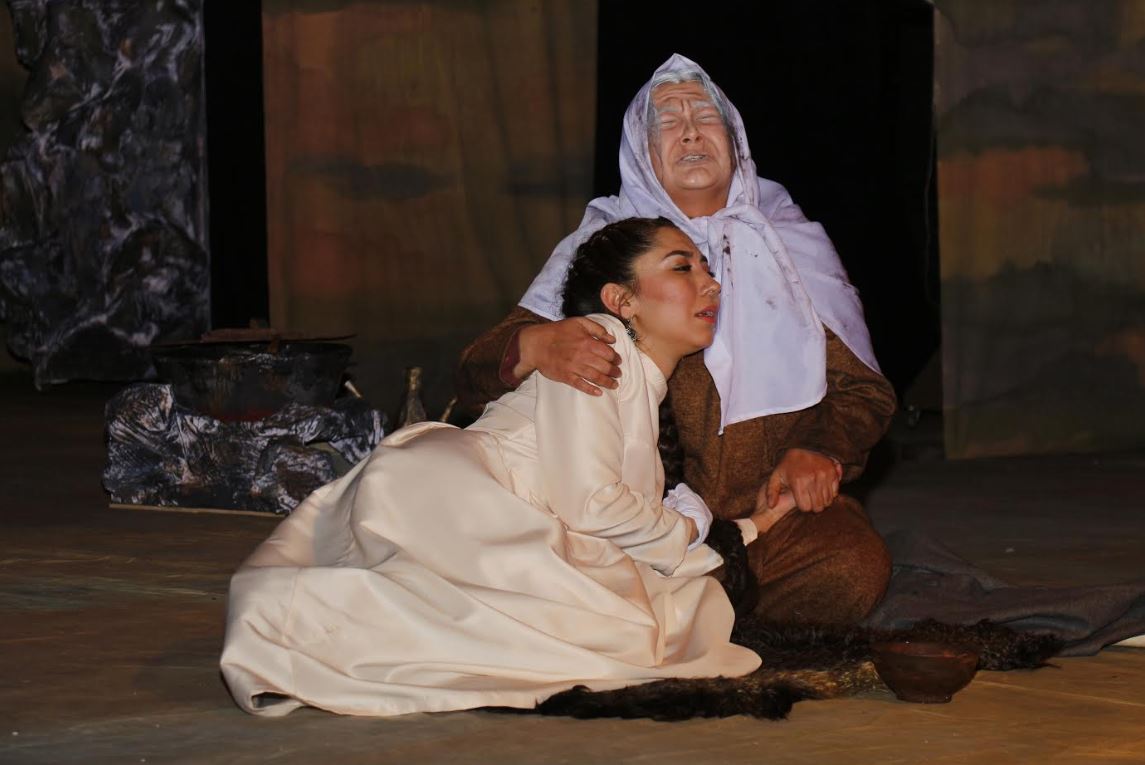 О́skemende «Sholaq qol kelinshek» qoıylymy sahnalandy