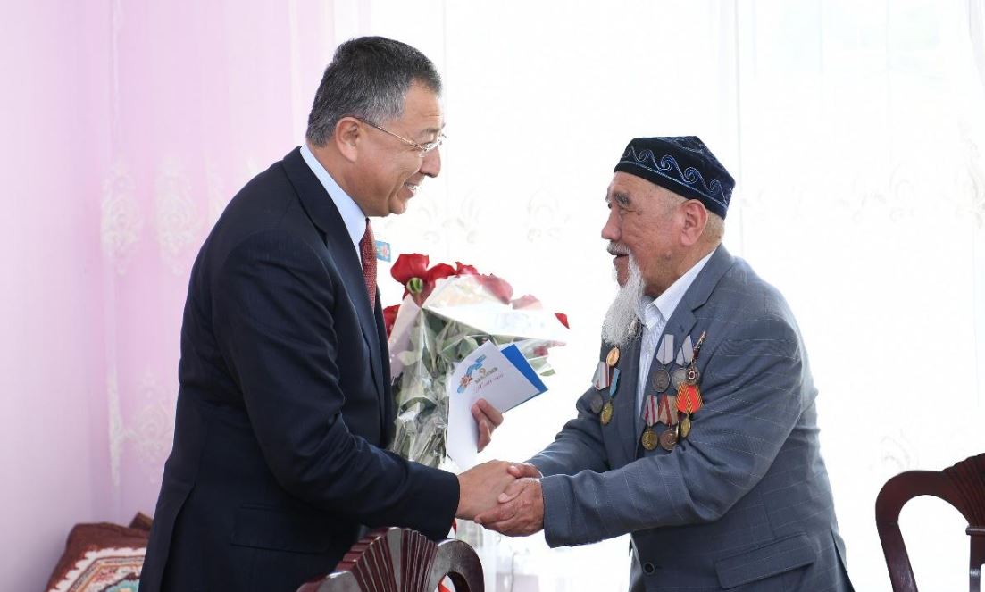 Ońtústikte soǵys ardagerlerine qurmet kórsetildi