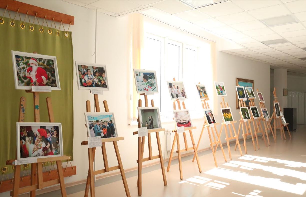 Aqtaýlyq oqýshylar fotokórme ótkizdi