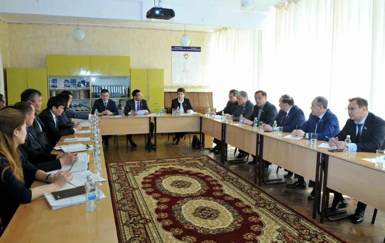 Senatorlar aýyldyq okrýgter bıýdjeti týraly máselelerdi talqylady