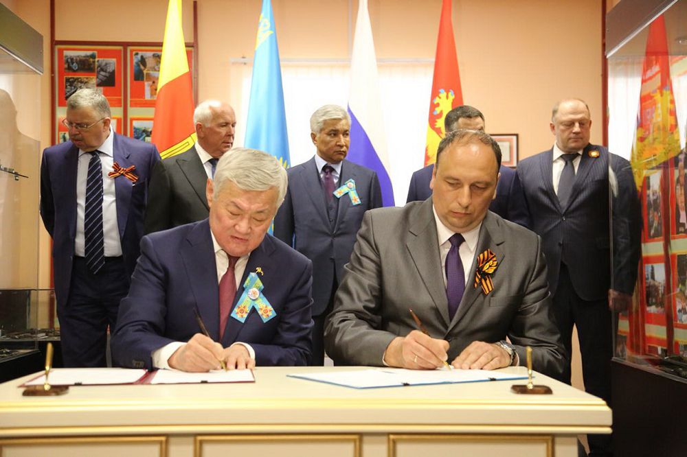 Rjev qa­lasyndaǵy memorıaldyq keshen jańǵyrtyldy