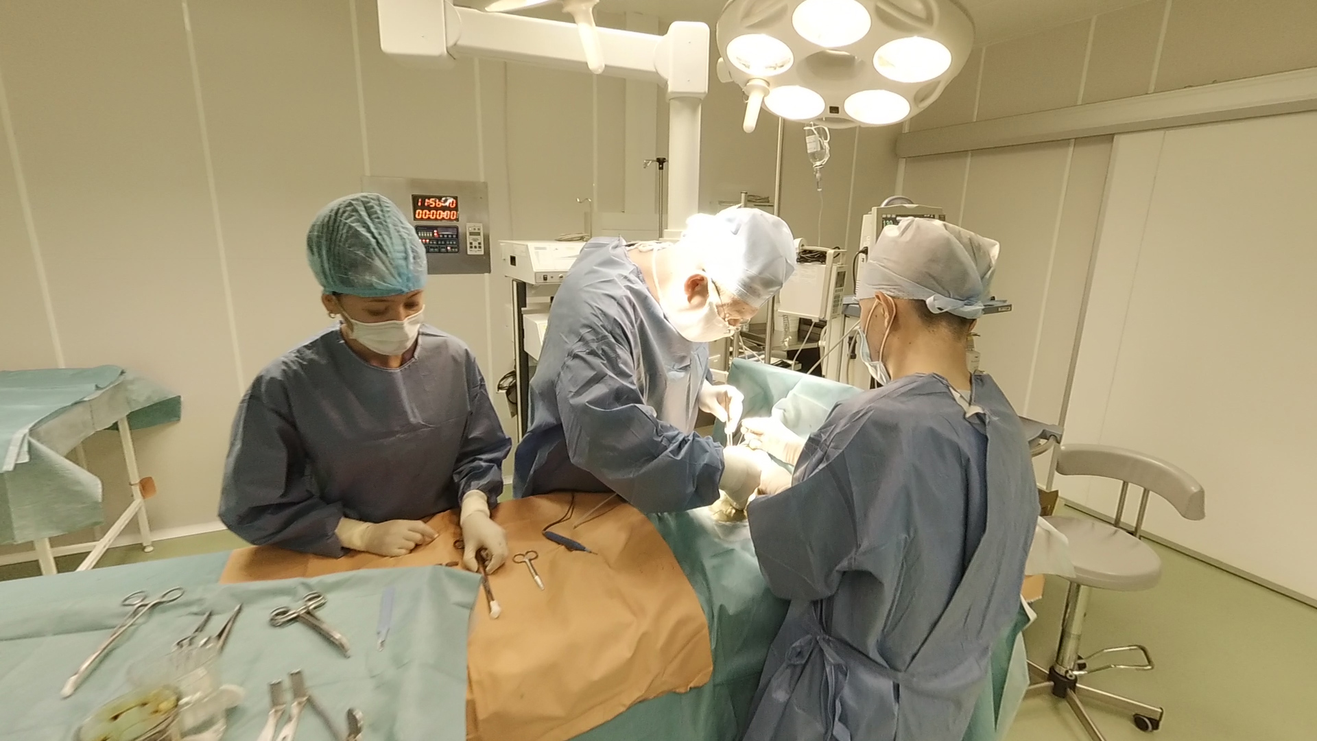 Pedıatrııa ortalyǵynyń dárigeri kúrdeli ota jasady