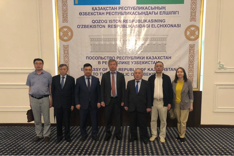 Qazaqstan men О́zbekstan birlesip latyn álipbıinde gazet shyǵarmaq