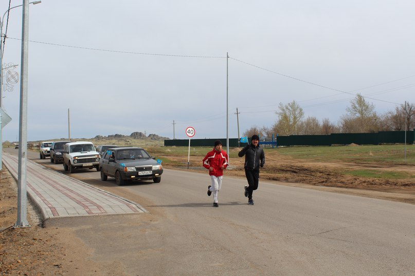 Pavlodarlyq azamat Baıanaýyldan Maıqaıyńǵa jaıaý júgirip jetti