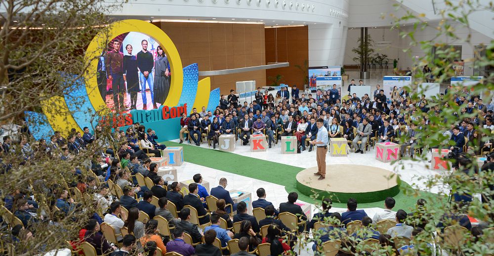 «100 jańa esim». Bolashaǵy baıandy biregeı joba