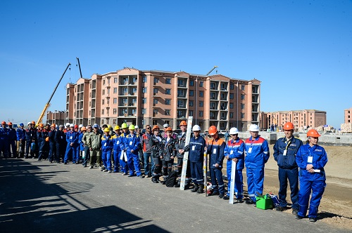 Qyzylordada búkil respýblıkadan kelgen qurylysshylar úzdik sheber ataǵy úshin baq synasty