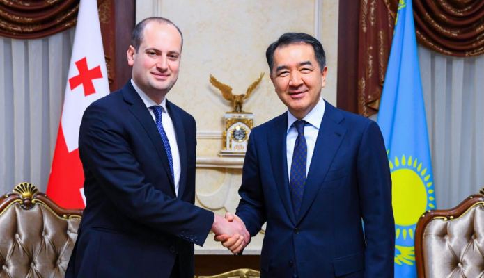 B. Saǵyntaev Grýzııanyń Vıse-Premer-Mınıstri – syrtqy ister mınıstri M. Djanelıdzemen kezdesti