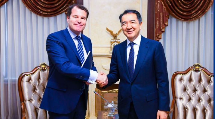 Baqytjan Saǵyntaev EQQDB-nyń birinshi vıse-prezıdenti Iýrgen Rıgterınkpen kezdesý ótkizdi