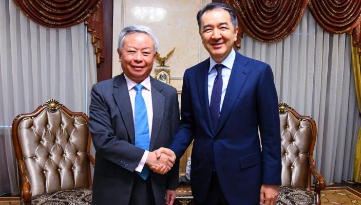 Úkimet úıinde Azııa ınfraqurylymdyq ınvestısııalar bankimen yntymaqtastyq keleshegi talqylandy