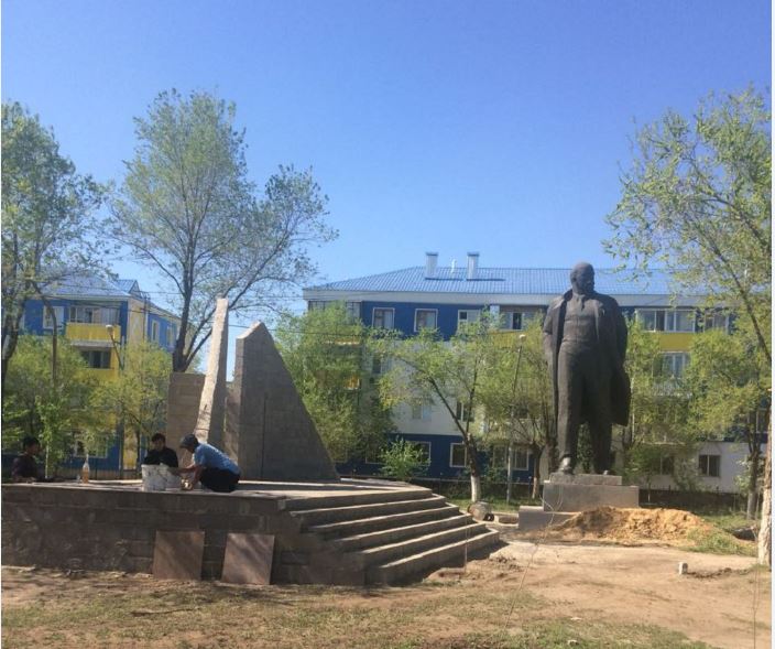 Aqtóbede arystardyń eskertkishine eleýsiz qýys­tan jer bólingen