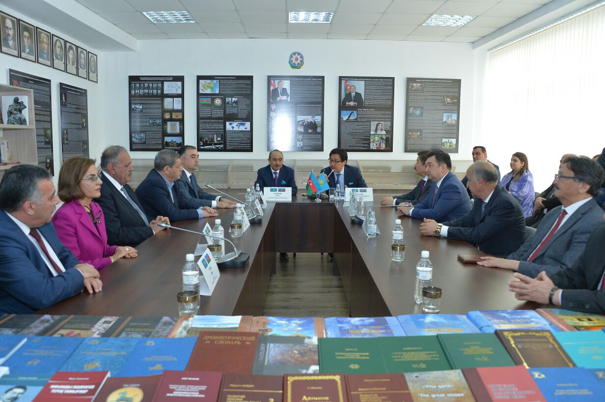 Almatyda baýyrlas halyqtardy toǵystyrǵan aıtýly shara ótti