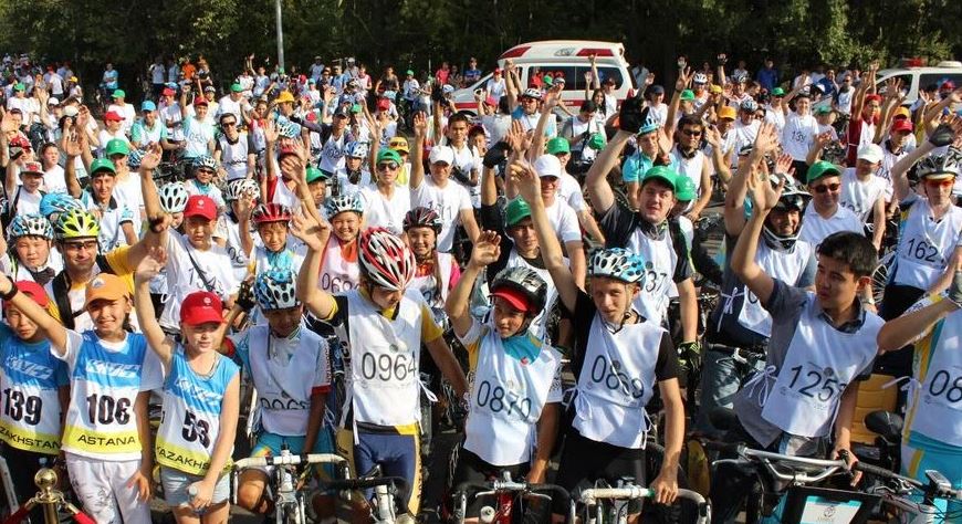 Qazaqstanda alǵash ret balalar úıleriniń velojarysy ótedi