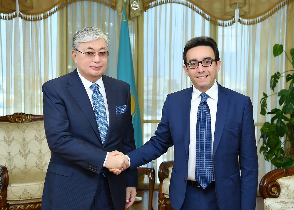 Senat basshysy belgili saıasatker Brýný Masaıshty qabyldady