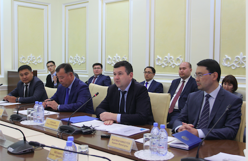 Batys Qazaqstan men Astana áriptestik týraly memorandýmǵa qol qoıdy