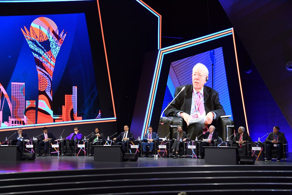 Álemdik ekonomıkanyń ózekti máseleleri elorda tórinde talqylandy
