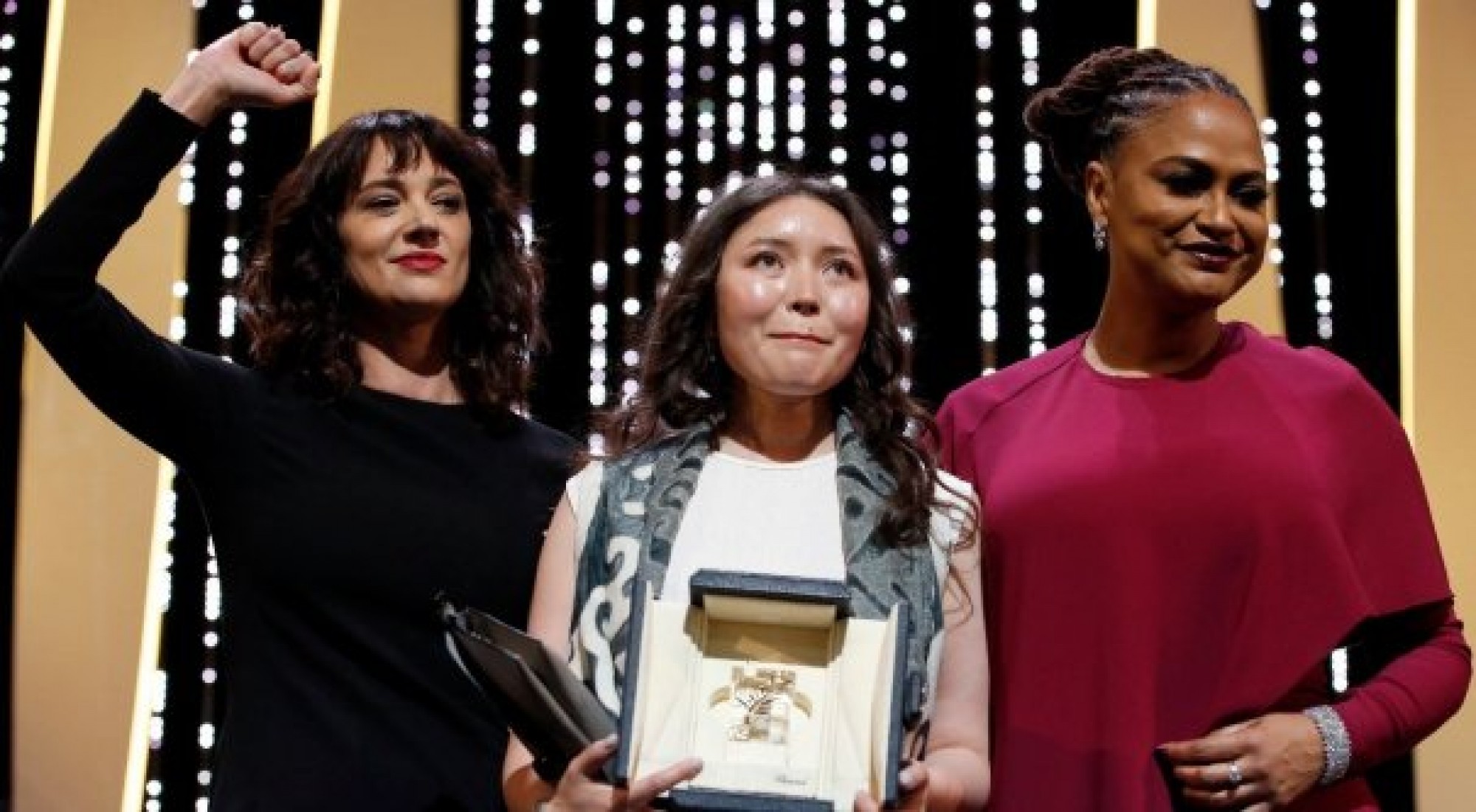 Qazaqstandyq aktrısa Samal Eslıamova Kann kınofestıvalinde júldeger atandy